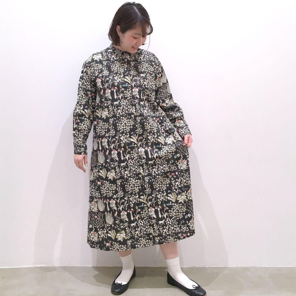 parkes／日本製ウェルベック リバティ タナローンノーカラーシャツワンピース parkes／日本製ウェルベック リバティ タナローンノーカラー