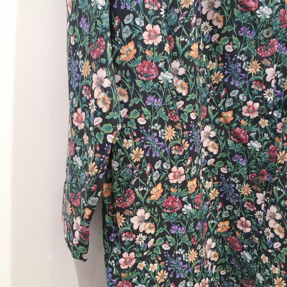 parkes／日本製ウェルベック リバティ タナローンノーカラーシャツワンピース parkes／日本製ウェルベック リバティ タナローンノーカラー