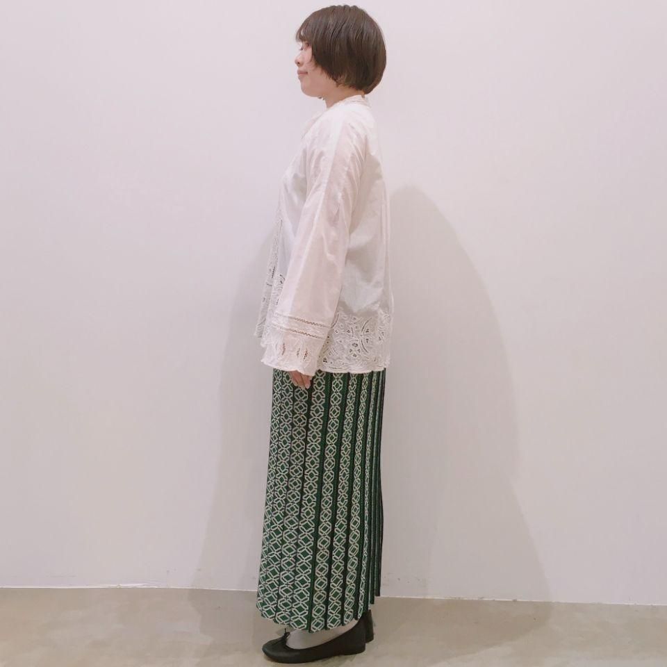 定価17600円 NOMBRE IMPAIR 刺繍スキッパーボリュームブラウス NOMBRE IMPAIR（ノンブルアンペール）の「クロスステッチ刺繍