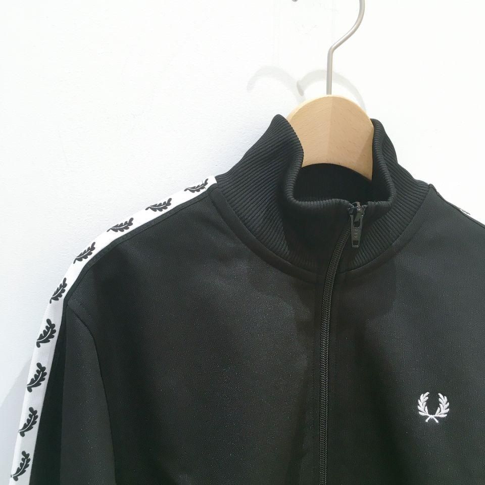FRED PERRY - CROPPED TAPED TRACK JACKET（J1100)正規取扱商品