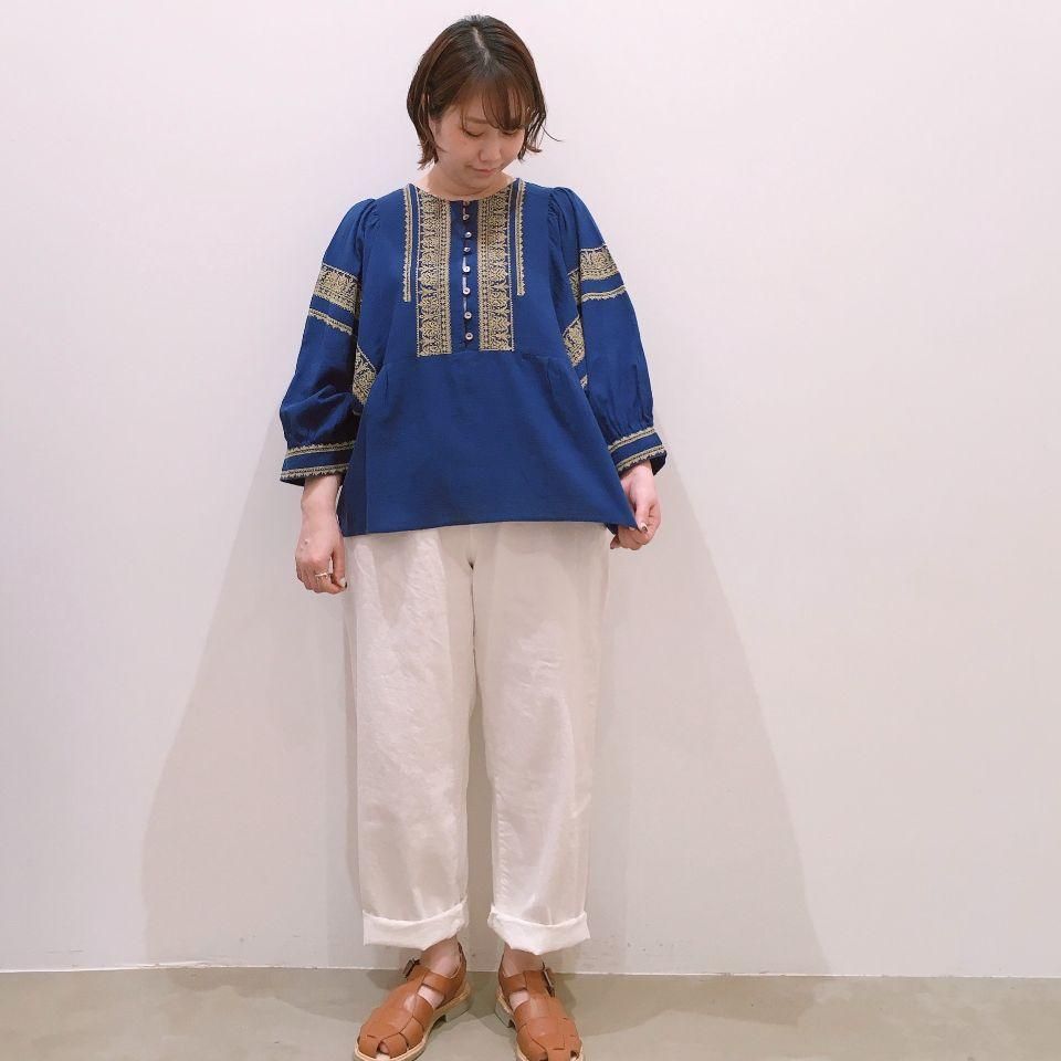 NOMBRE IMPAIR - クロスステッチ刺繍 8分袖ギャザーブラウス NOMBRE IMPAIR - クロスステッチ刺繍 8分袖ギャザーブラウス