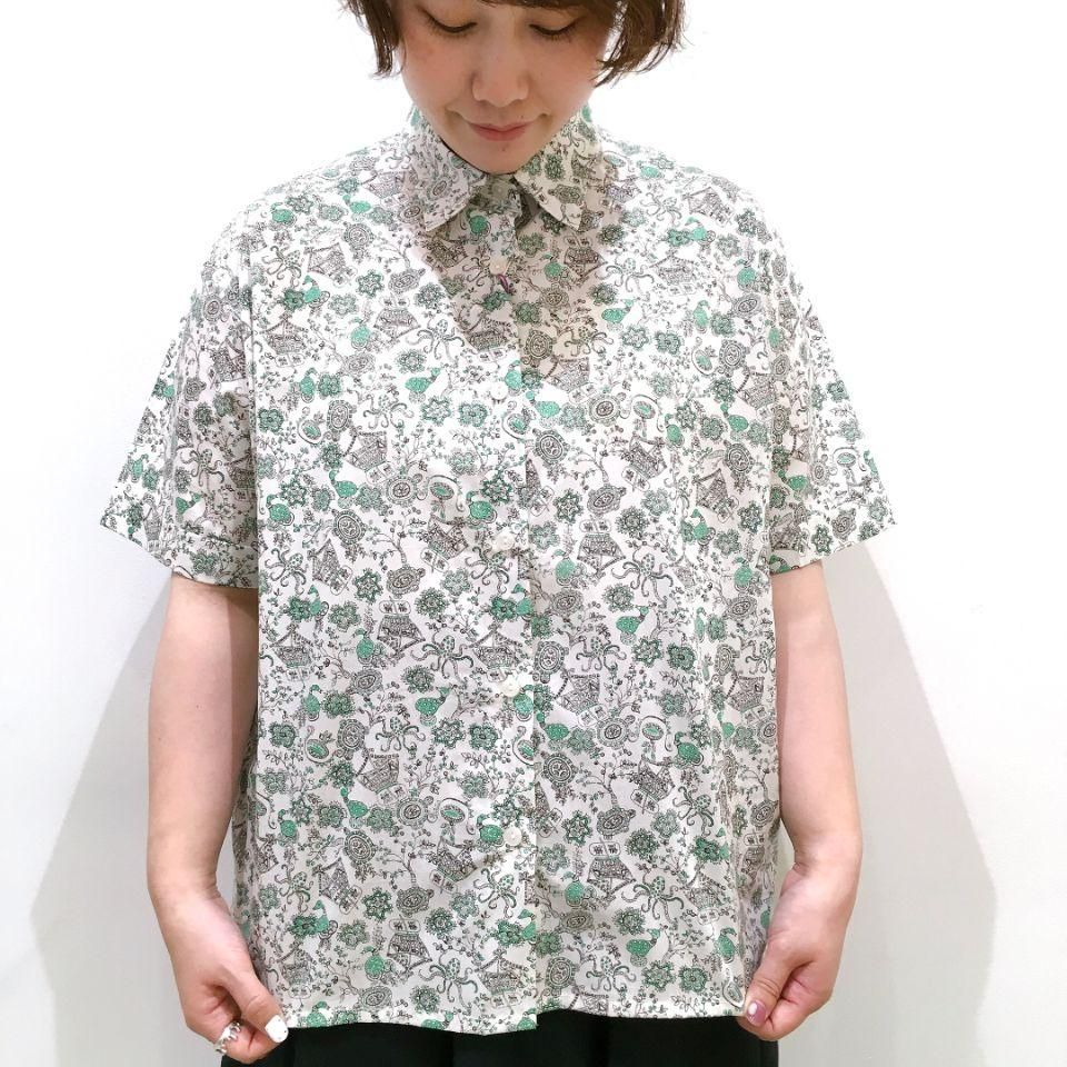 A.P.C. リバティプリント半袖シャツ　DANA A.P.C. リバティプリント半袖シャツ DANA