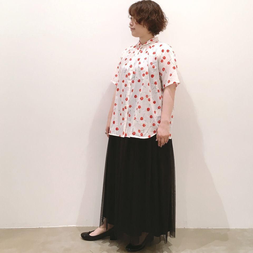 J.sloane - 60ローンチェリー柄 丸衿ギャザーの半袖シャツ