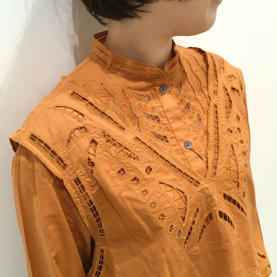 NOMBRE IMPAIR - インドネシア刺繍 ビブ付き ロングシャツ