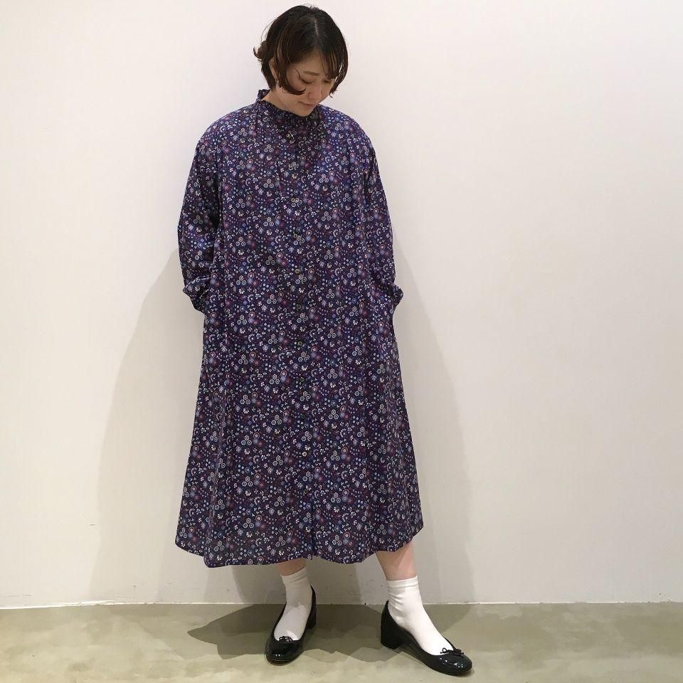 Parkes リバティ　お花柄　ロング　シャツ　ワンピース Parkes リバティ お花柄 ロング シャツ ワンピース Parkes