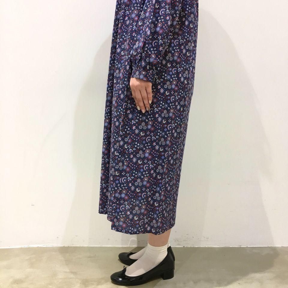 Parkes リバティ　お花柄　ロング　シャツ　ワンピース Parkes リバティ お花柄 ロング シャツ ワンピース Parkes