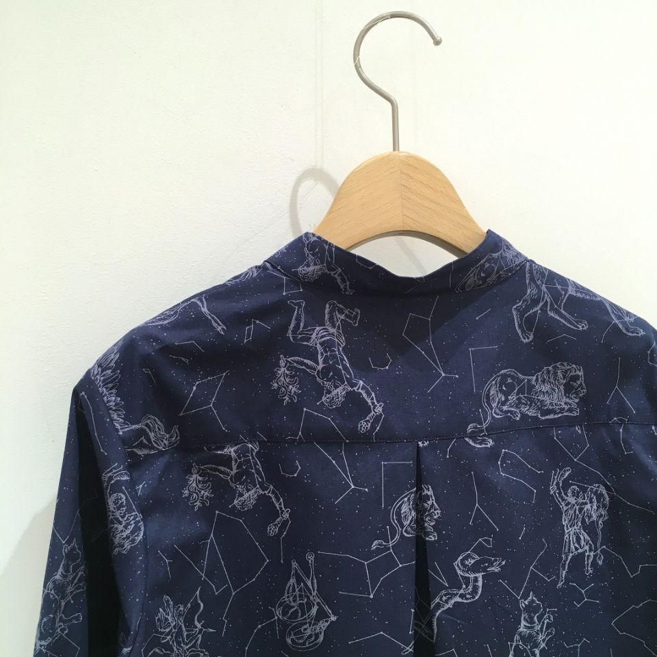 Parkes - 40/ブロード スタンドカラー 星座柄シャツ - Sheth