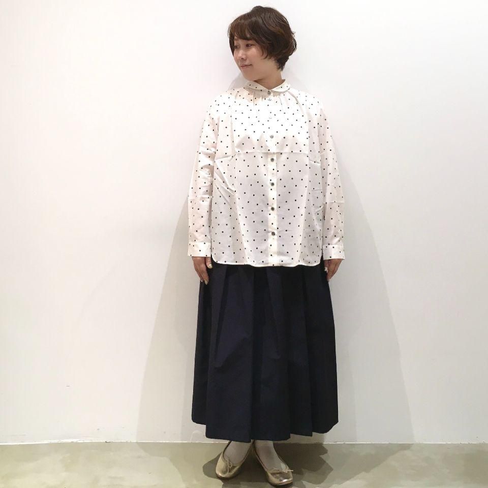 J.sloane - 60オーガニックローンドットの丸衿ギャザーブラウス