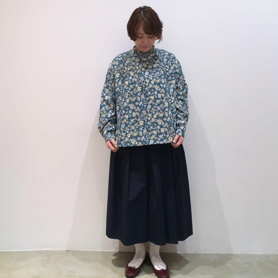 Parkes - 30ビエラ エンジェルソフト花柄のヘンリーネックシャツ