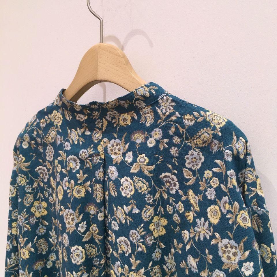 Parkes - 30ビエラ エンジェルソフト花柄のヘンリーネックシャツ