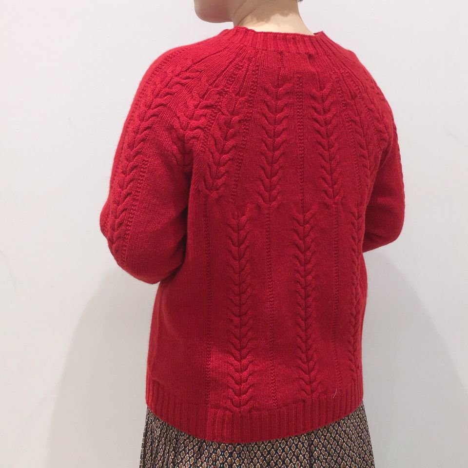 Aparaya - ラムズウール 球心編みのセーター