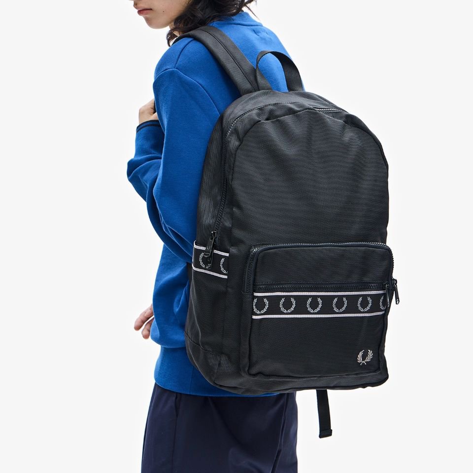 FRED PERRY - Contrast Tape Backpack（L5255）正規取扱商品 - Sheth Online Store -  シスオンラインストア
