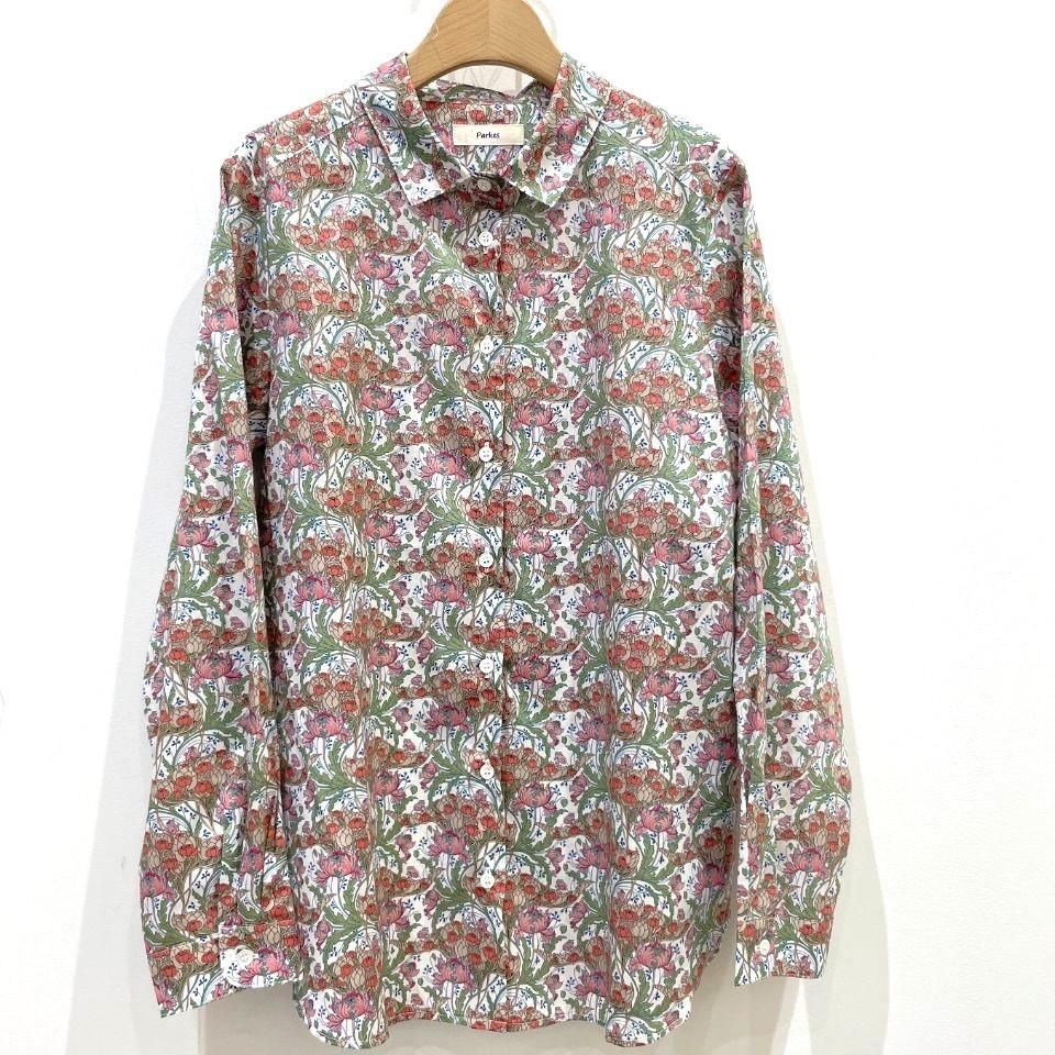 parkes　シャツ Parkes - 後ろ開きスタンドカラーシャツ（リバティコレクション