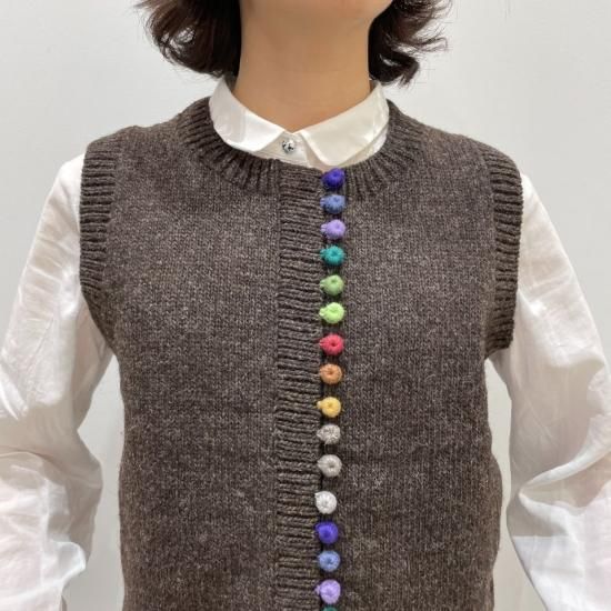 ESTELLE エステール人気完売品ペルーニット　カラフル釦 クルーネックベスト ペルーニット カラフルボタン ニット ベスト レディース