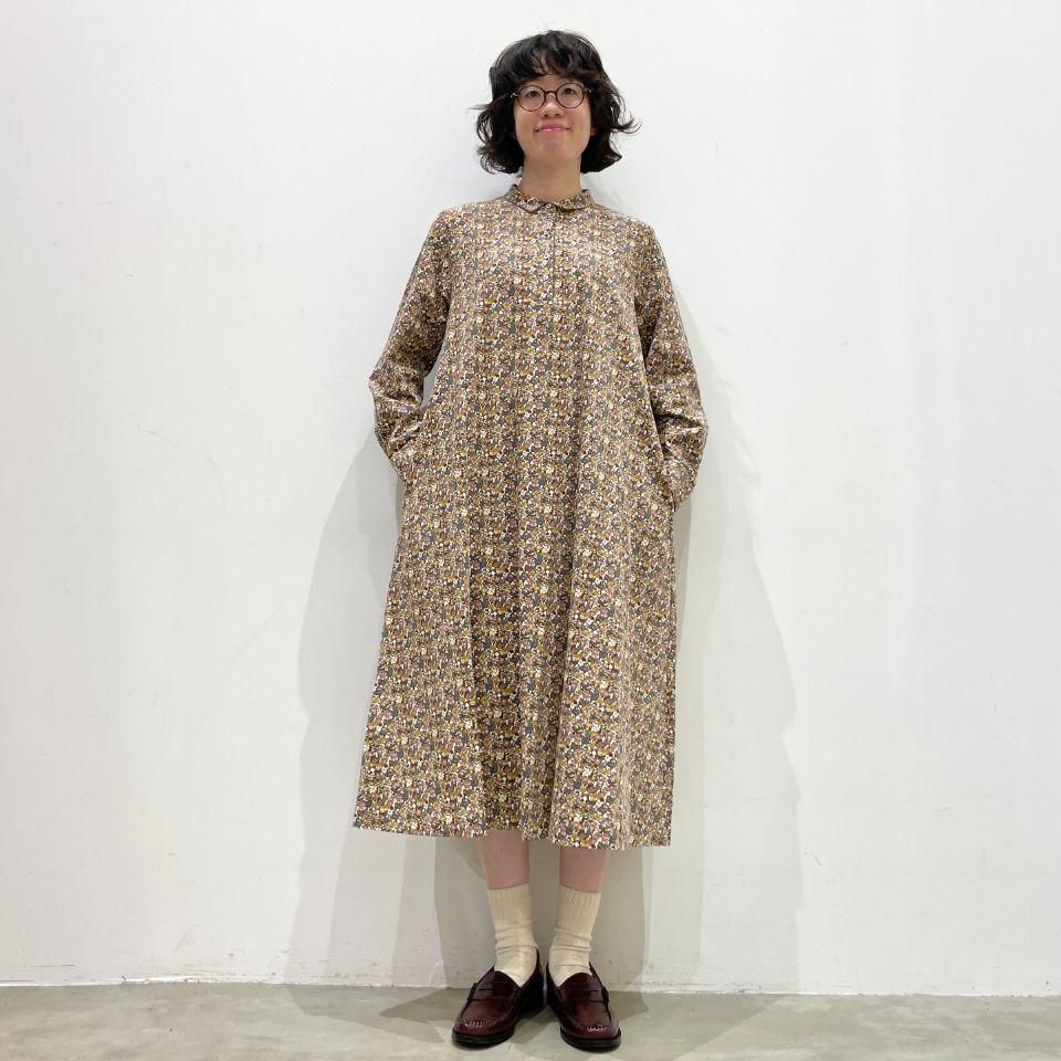 Parkes - 細コーデュロイ リバティプリントのワンピース(リバティコレクション)