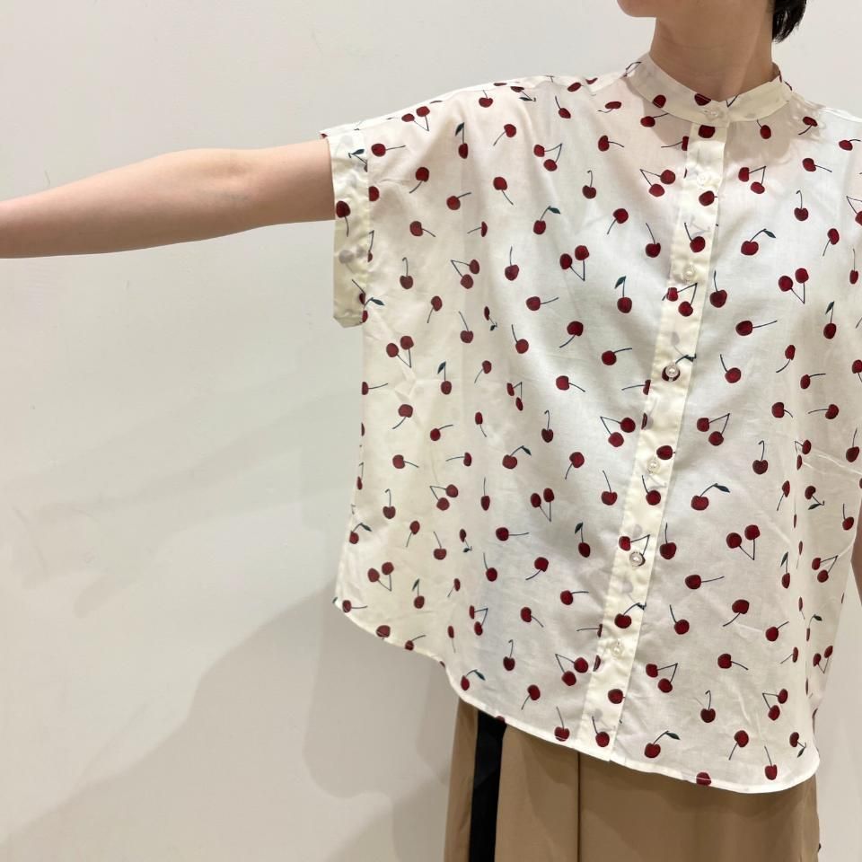 De bon coer フランス製生地　花柄　フレンチスリーブ セール】マルチ柄フレンチスリーブブラウス（花柄/ボタニカル柄