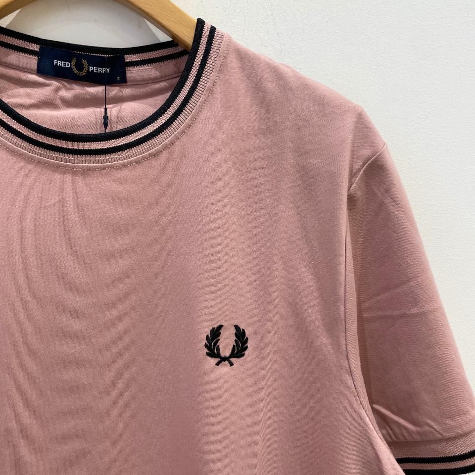 FRED PERRY M1588 ピンク S 半袖Tシャツ FRED PERRY - Twin Tipped T-Shirt (M1588) 正規取扱商品