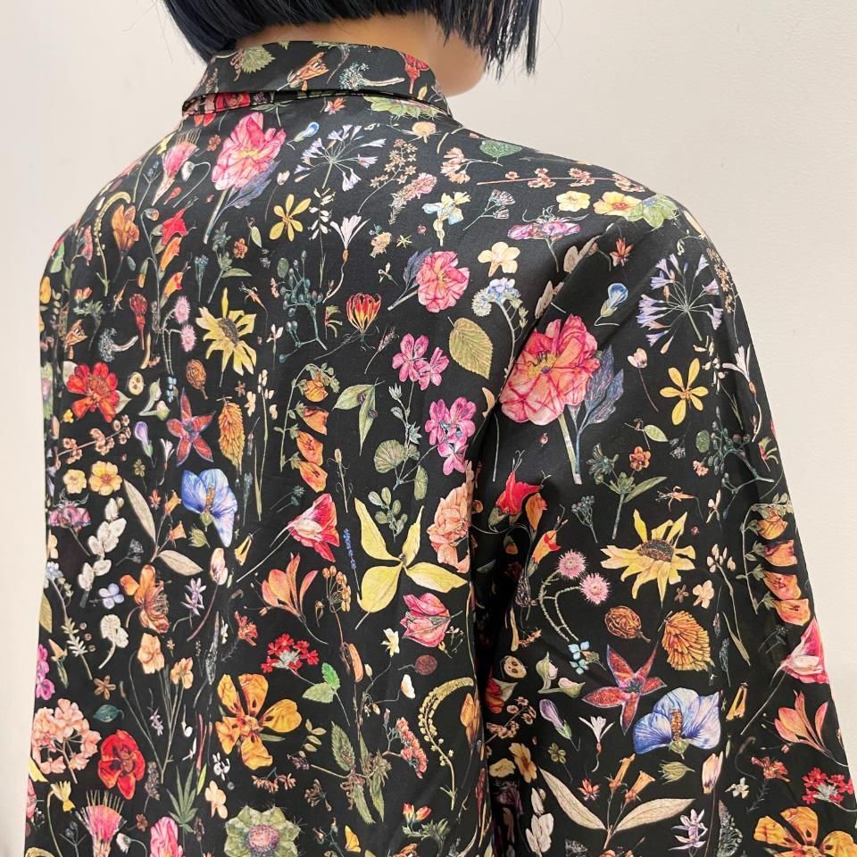 美品！sosotto ソソット LIBERTY リバティブラウス 丸襟 ちび襟 sosotto ソソット リバティプリント ちび丸衿ゴムシャーリング