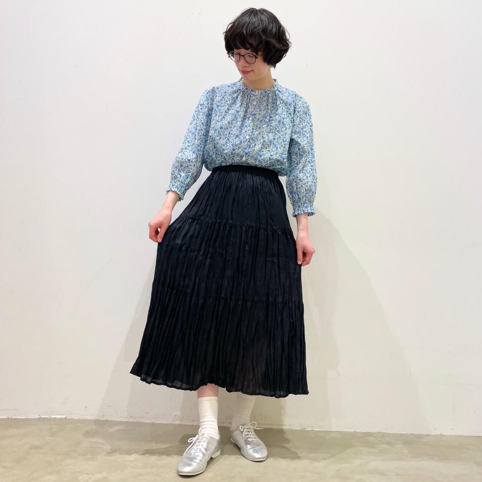 Parkes - スタンドカラー襟下ギャザー 背中ヨーク7分袖ブラウス