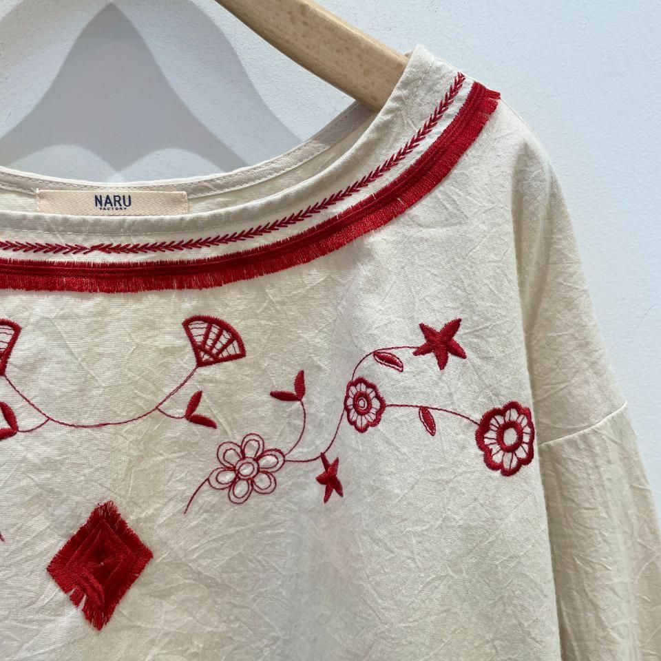NARU - シーチングハンドワッシャー フリンジ刺繍ブラウス