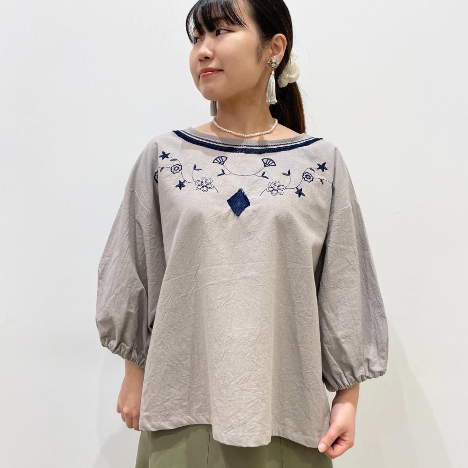 jun ashida - ウールジャージーハイネックブラウス | ONLINE STORE
