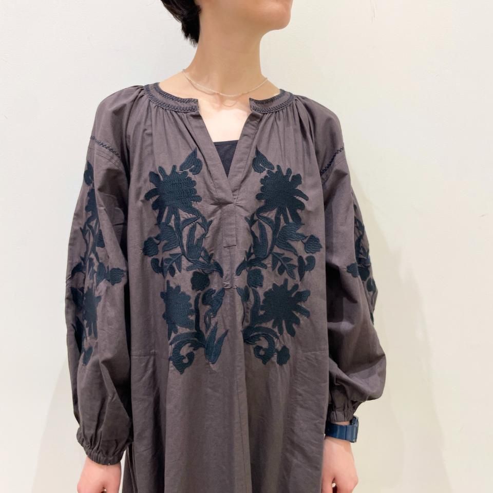 Sara mallika - Vネック刺繍ワンピース(020441SC2) - Sheth Sara mallika - Vネック刺繍ワンピース(020441SC2) - Sheth
