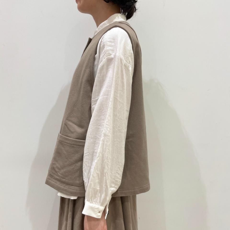 ina - 後ろ切替 多ボタンベスト（244103） - Sheth Online Store