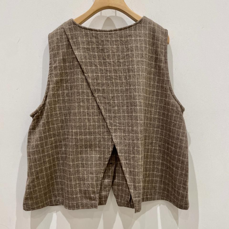 ina - 後ろ切替 チェック柄 多ボタンベスト（244104） - Sheth