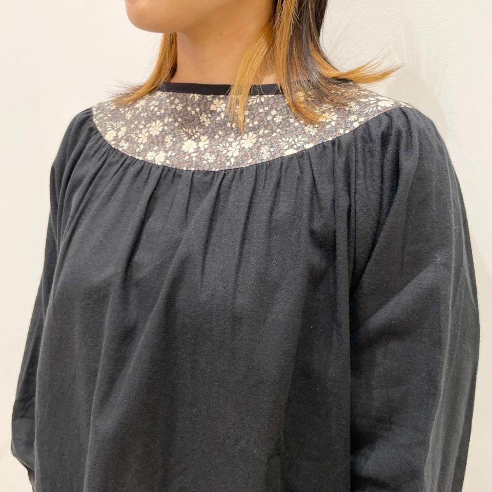 新品 SOSOTTO ソソット リバティプリント プルオーバーブラウス 日本製 sosotto - リバティプリント/切替プルオーバーブラウス 長袖