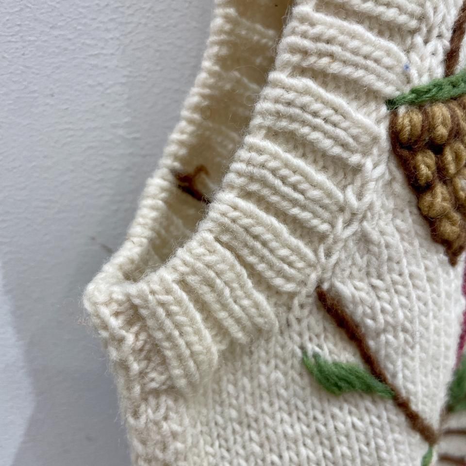ina - 草花刺繍 ペルーニットベスト(S370031) - Sheth Online ina - 草花刺繍 ペルーニットベスト(S370031) - Sheth Online