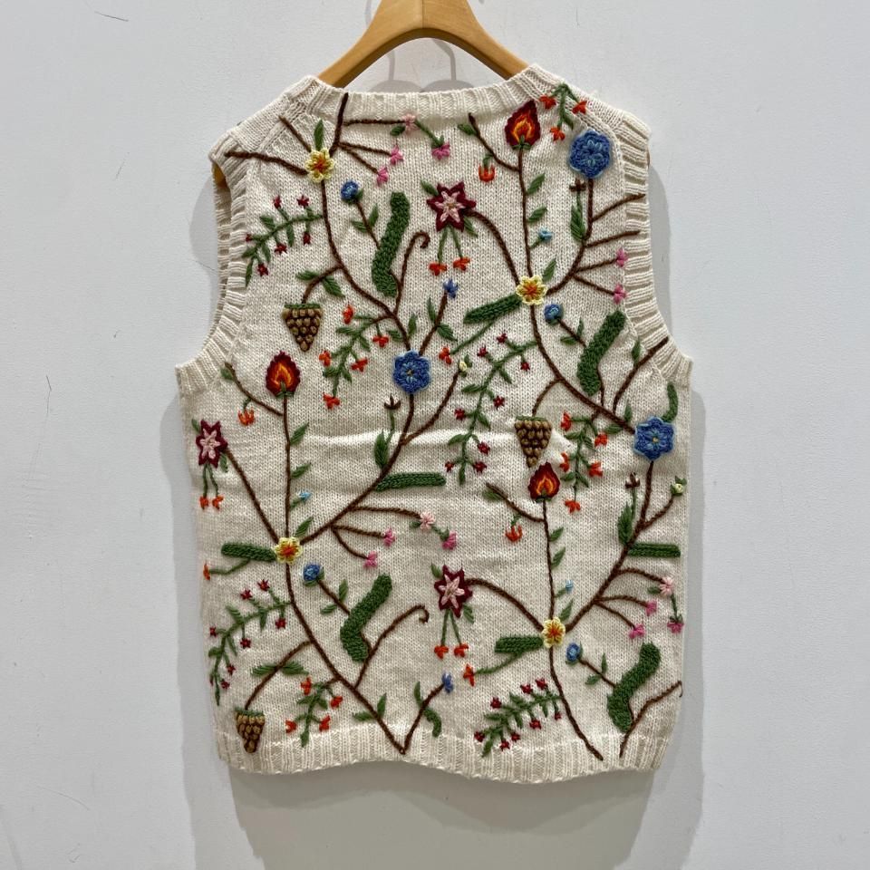 メーカー直売所 ina - Online Sheth - ペルーニットベスト（S370031） 草花刺繍 ベスト/ジレ