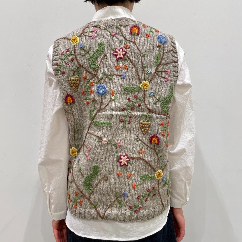 ina - 草花刺繍 ペルーニットベスト(S370031) - Sheth Online ina - 草花刺繍 ペルーニットベスト(S370031) - Sheth Online