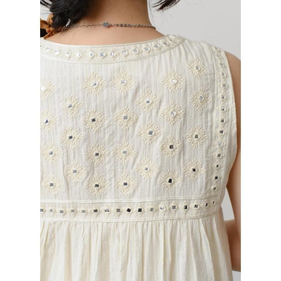 Sara mallika - Cotton Stripe Jacquard Mirror Embroidery