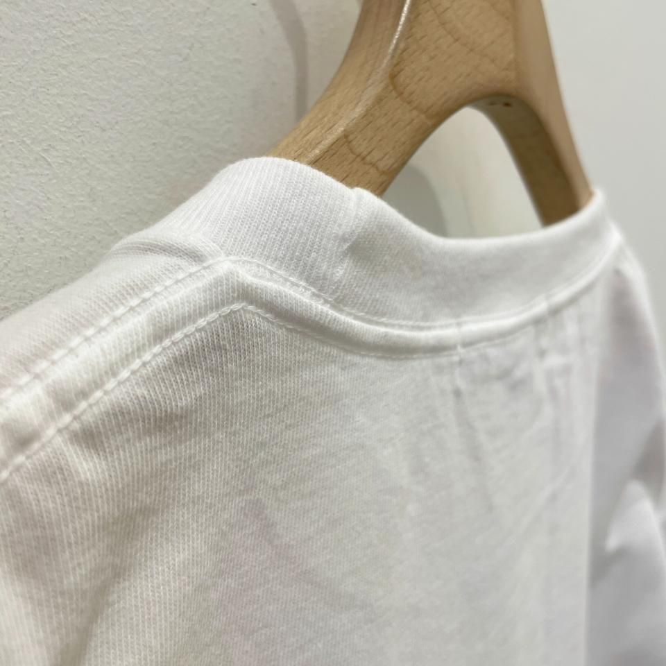 オーガスティーン・コフィー Augustine Kofie KOFIE GRAPHIC T-SH ホワイト WISM（ウィズム）の「【Augustine Kofie / オーガスティン