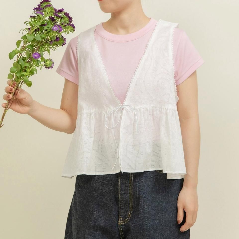 Dot and Stripes CHILD WOMANフリル付きアイボリーベスト CHILD WOMAN - ＜Dot and Stripes＞からみジャカード フリル