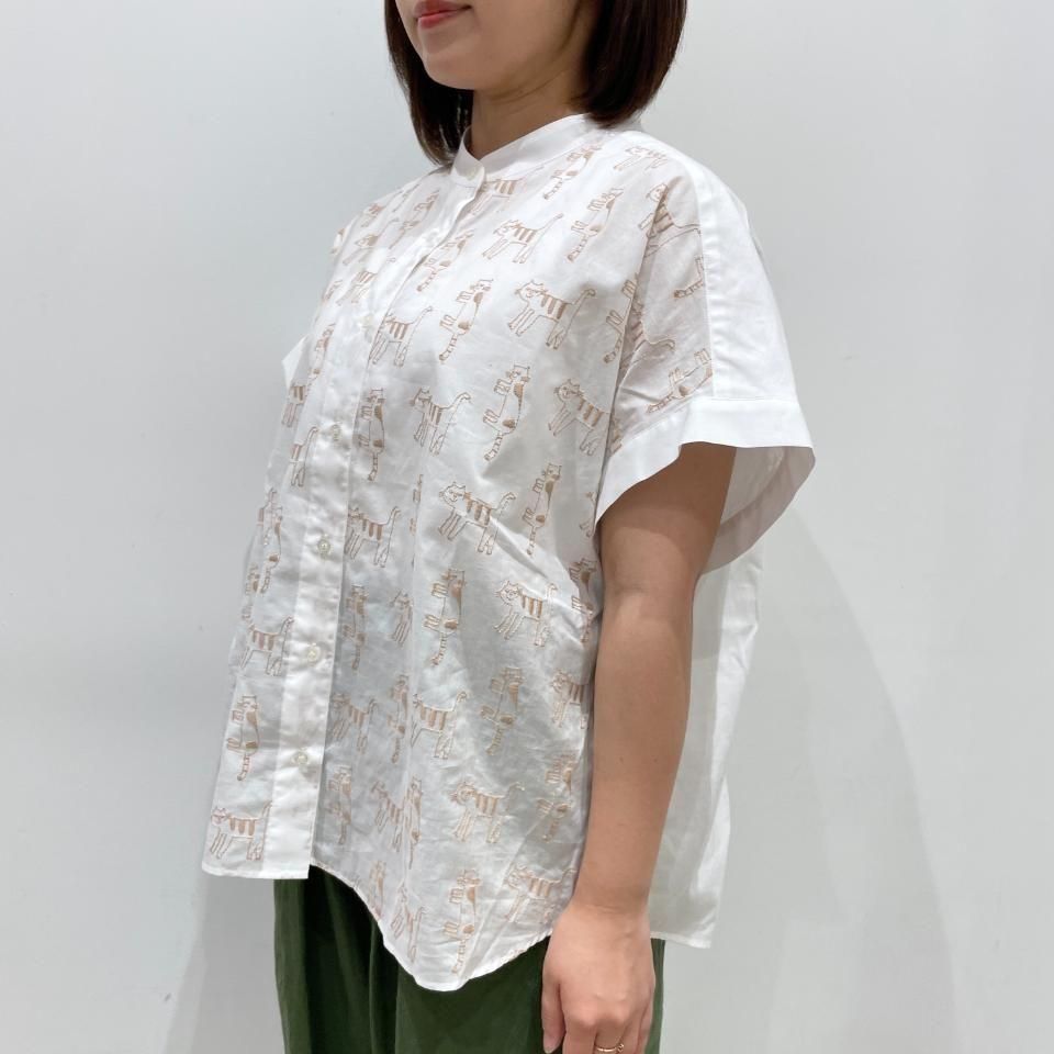 Parkes - フレンチスリーブ スタンドカラー 猫柄刺繍シャツ
