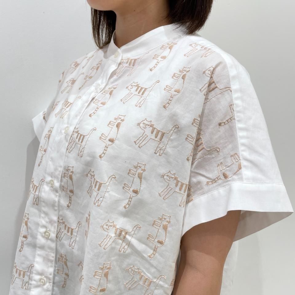 Parkes - フレンチスリーブ スタンドカラー 猫柄刺繍シャツ