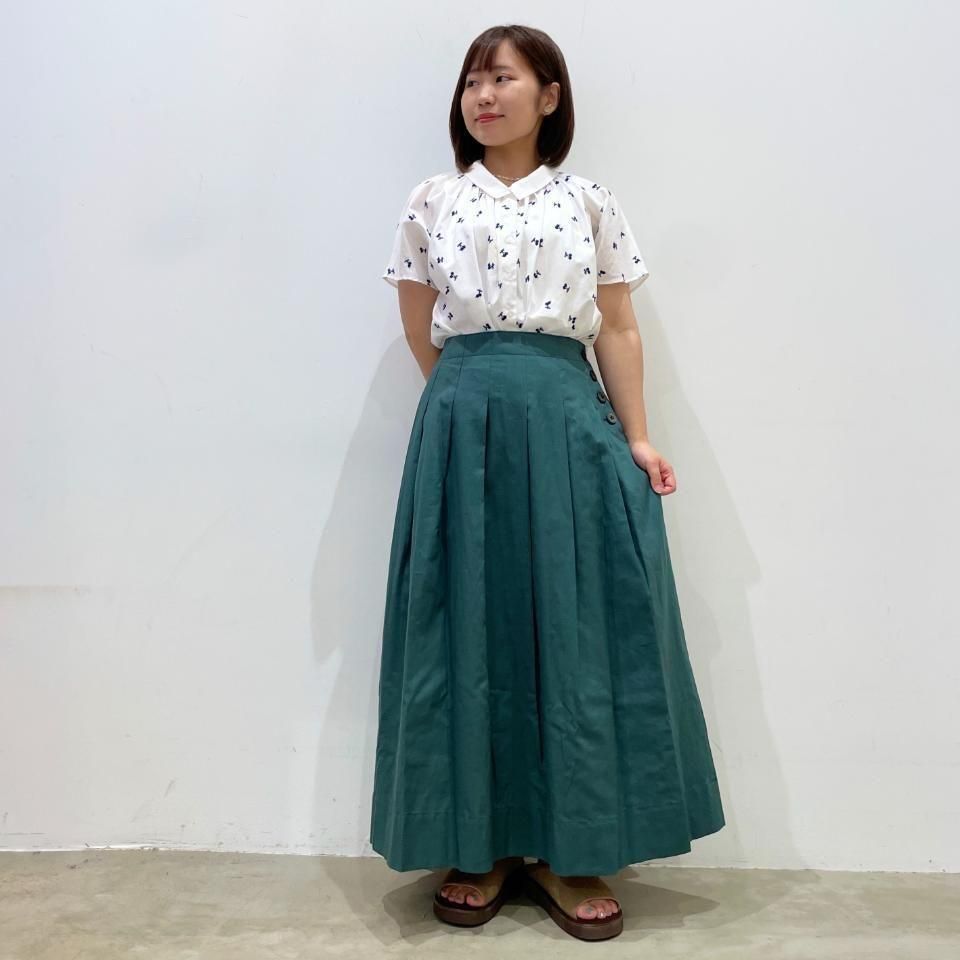 J.sloane - 襟ぐりギャザー チェリー刺繍 半袖ブラウス