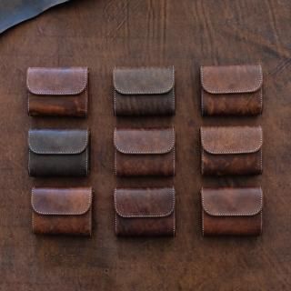 ヌメ革 手染め ムラのある濃いめの青×茶 トラッカーウォレット
