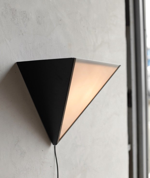 Inverted triangle lamp[LY]