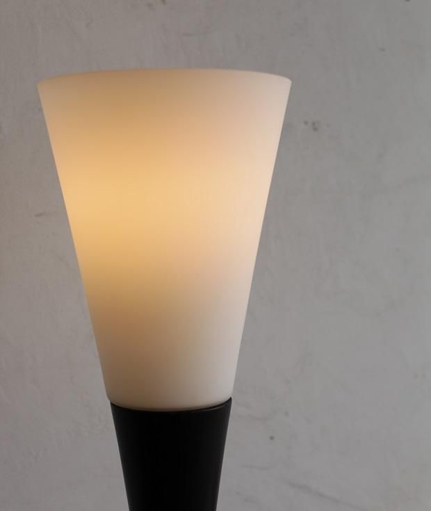 める　Joseph-André Motte Joseph-André Motte J1 Floor Lamp — ombre