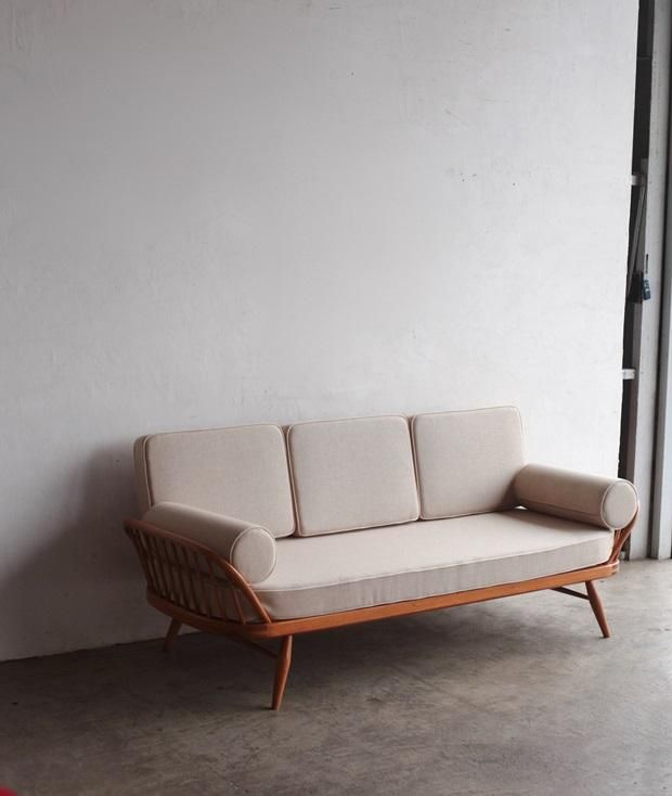 ERCOL studio couch