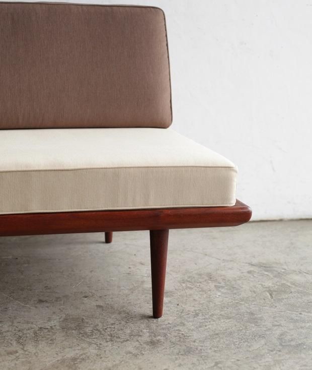 Minerva” sofa / Peter Hvidt & Orla Molgaard Nielsen[DY Minerva” sofa / Peter Hvidt & Orla Molgaard Nielsen[DY
