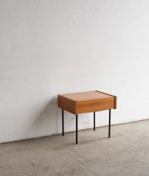 night table / André Simard