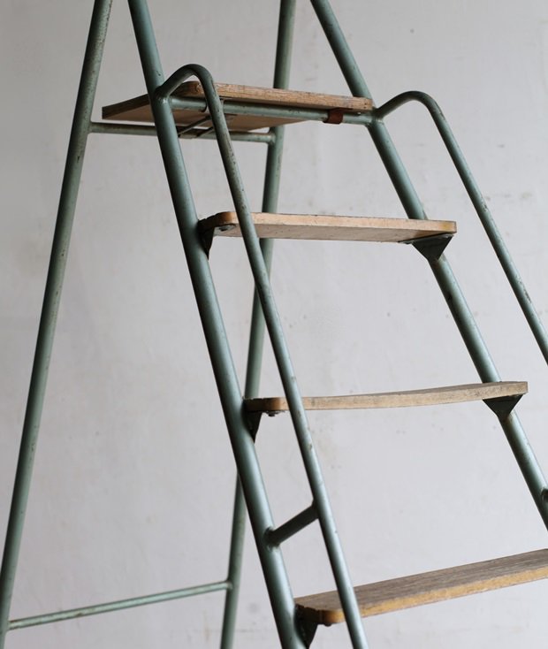 ladder step[LY]