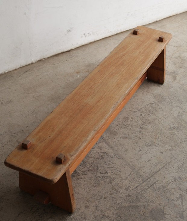 bench[AY]
