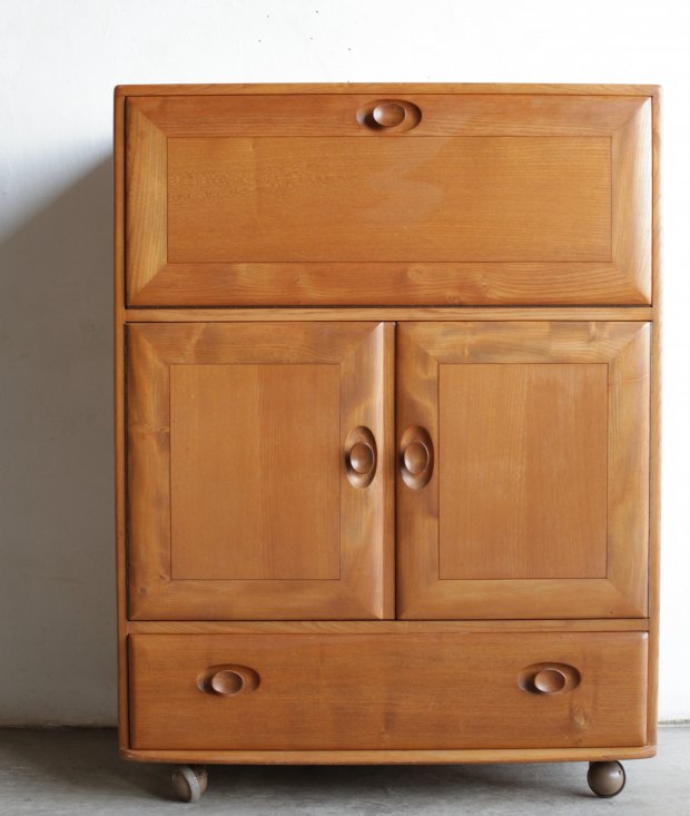 ERCOL serving cabinet[LY]