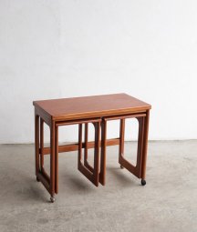 nest table / McINTOSH[LY]