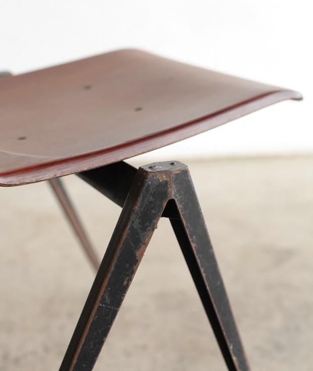 椅子 Galvanitas chair S22 brown&black Vintage Industrial Charm: Durable and Stylish Galvanitas