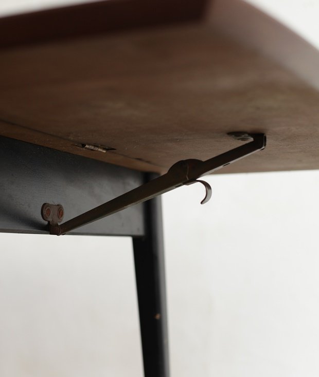 dropleaf table[LY]